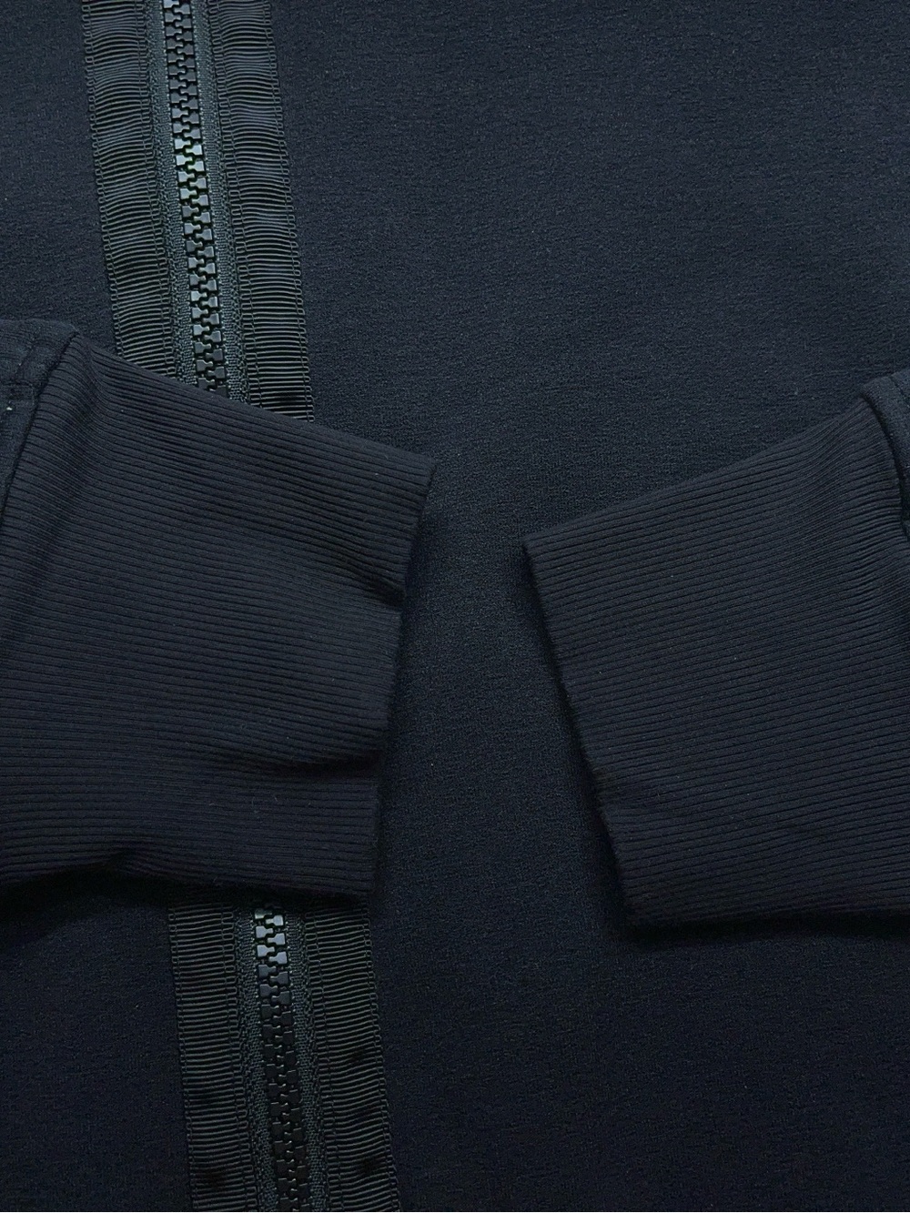Lululemon Scuba Hoodie Womens Size 10 Pockets In Solid Black Full Zip Thumbholes - Picture 7 of 13